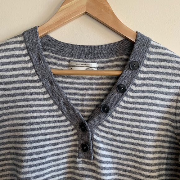 ANTHROPOLOGIE Serena V-Neck Sweater . - Picture 5 of 8